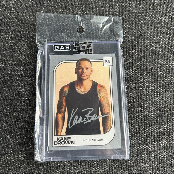 Kane Brown VIP merch - In The Air Tour - Picture 9 of 11